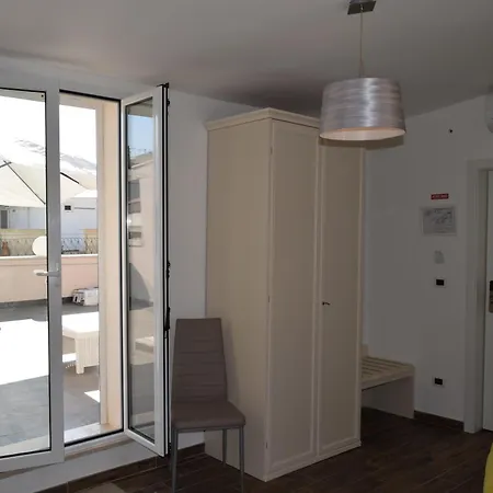 Domus Al Corso Con Servizio B&B Canosa di Puglia Buitenkant foto