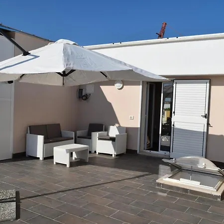 Domus Al Corso Con Servizio B&B Canosa di Puglia Buitenkant foto