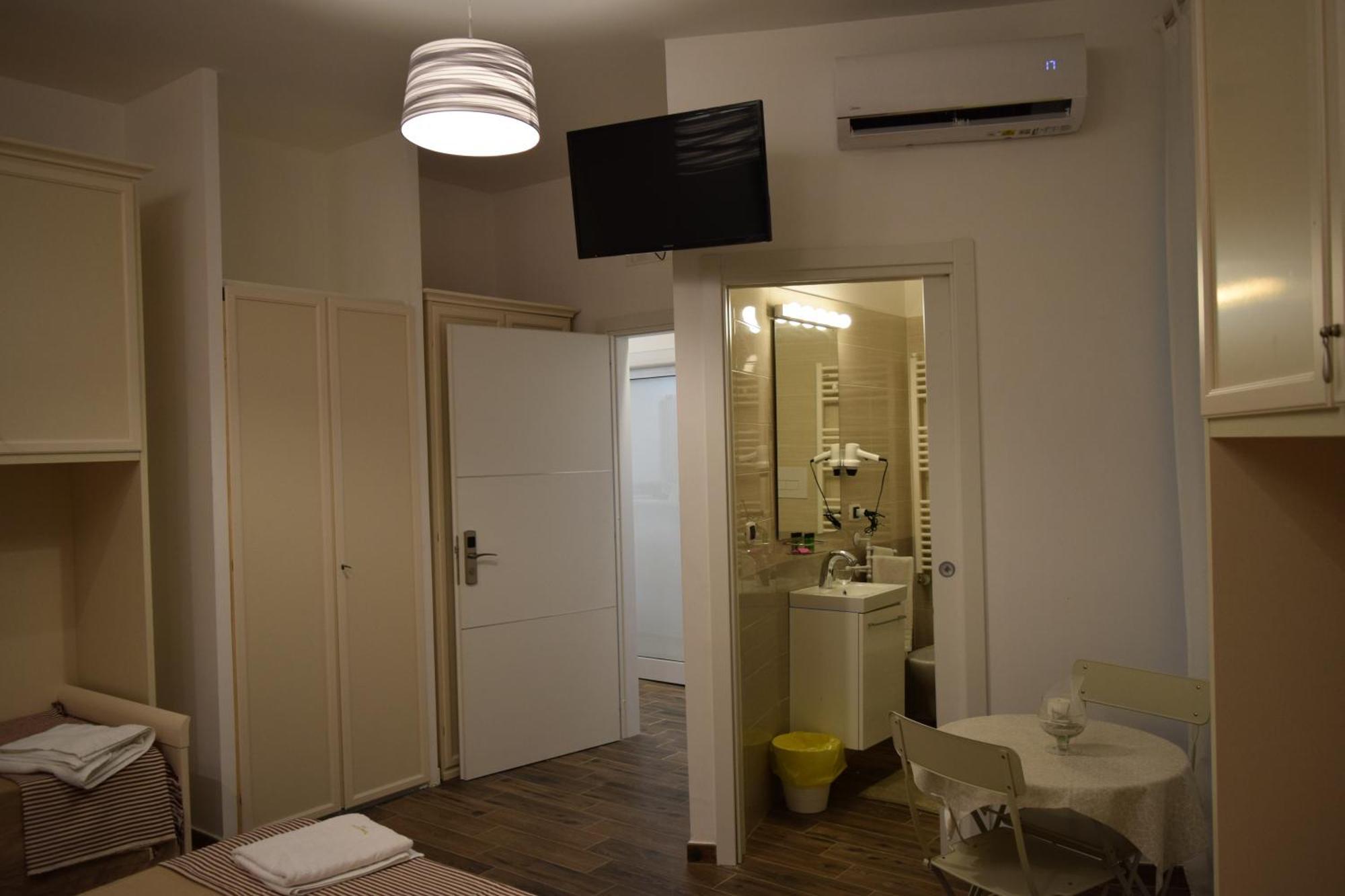 Guest house Domus Al Corso Con Servizio