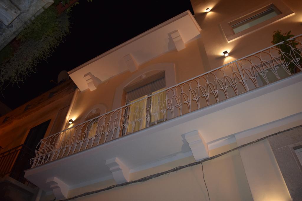 Domus Al Corso Con Servizio 3* Canosa di Puglia