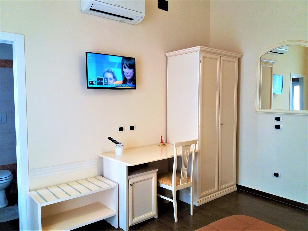 Guest house Domus Al Corso Con Servizio 3*