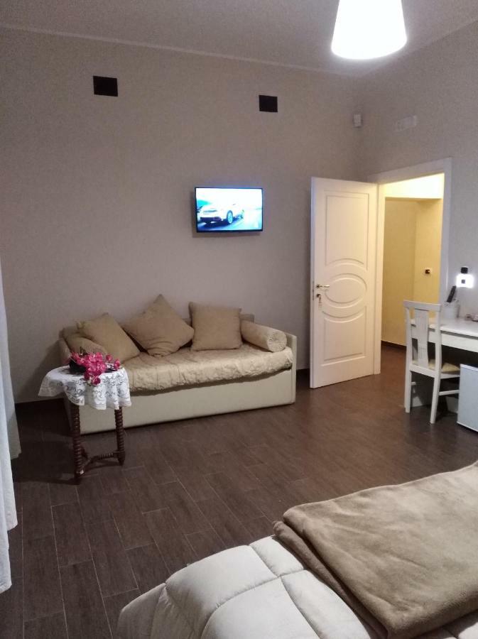 Guest house Domus Al Corso Con Servizio